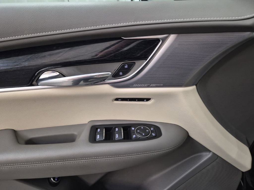 Certified 2025 Cadillac XT6 Premium Luxury image 15
