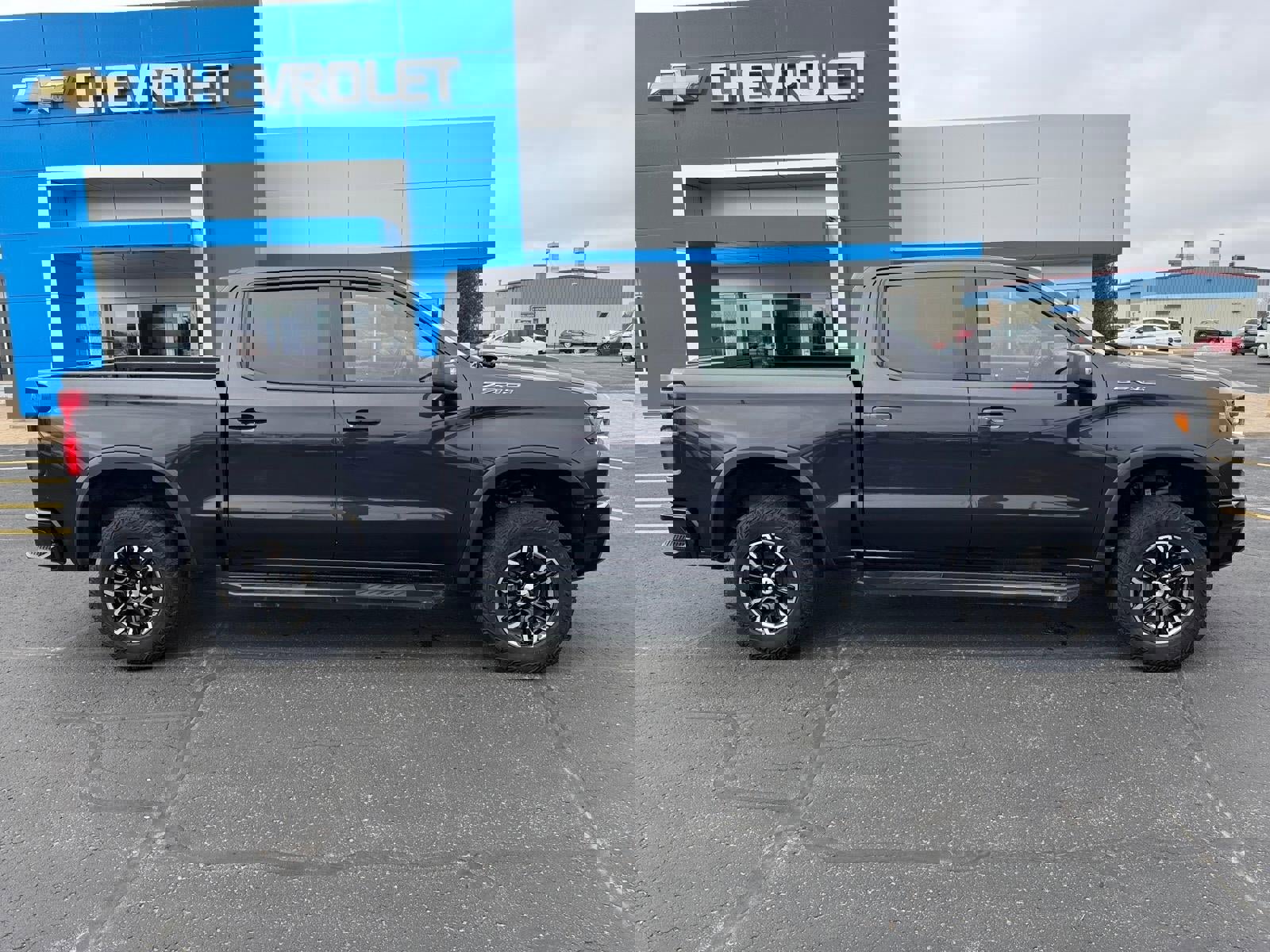 Certified 2023 Chevrolet Silverado 1500 ZR2 image 2