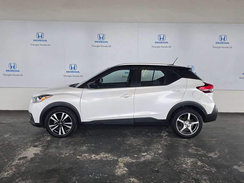 Used 2020 Nissan Kicks SV image 3
