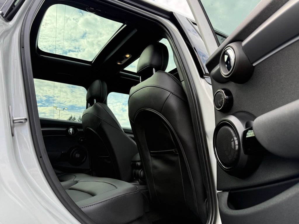Used 2023 MINI Cooper S w/ Premium Package FWD image 28