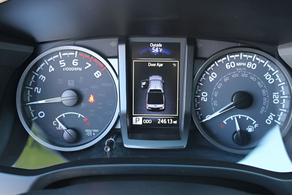 Certified 2022 Toyota Tacoma TRD Off-Road w/ Technology Package AWD/4WD image 10
