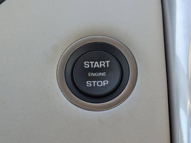 Used 2025 Land Rover Discovery S image 25