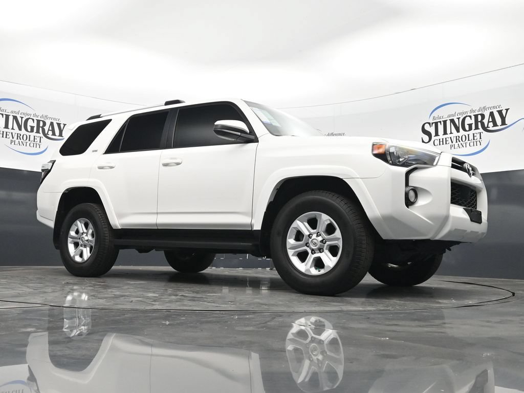 Used 2020 Toyota 4Runner SR5 AWD/4WD image 26