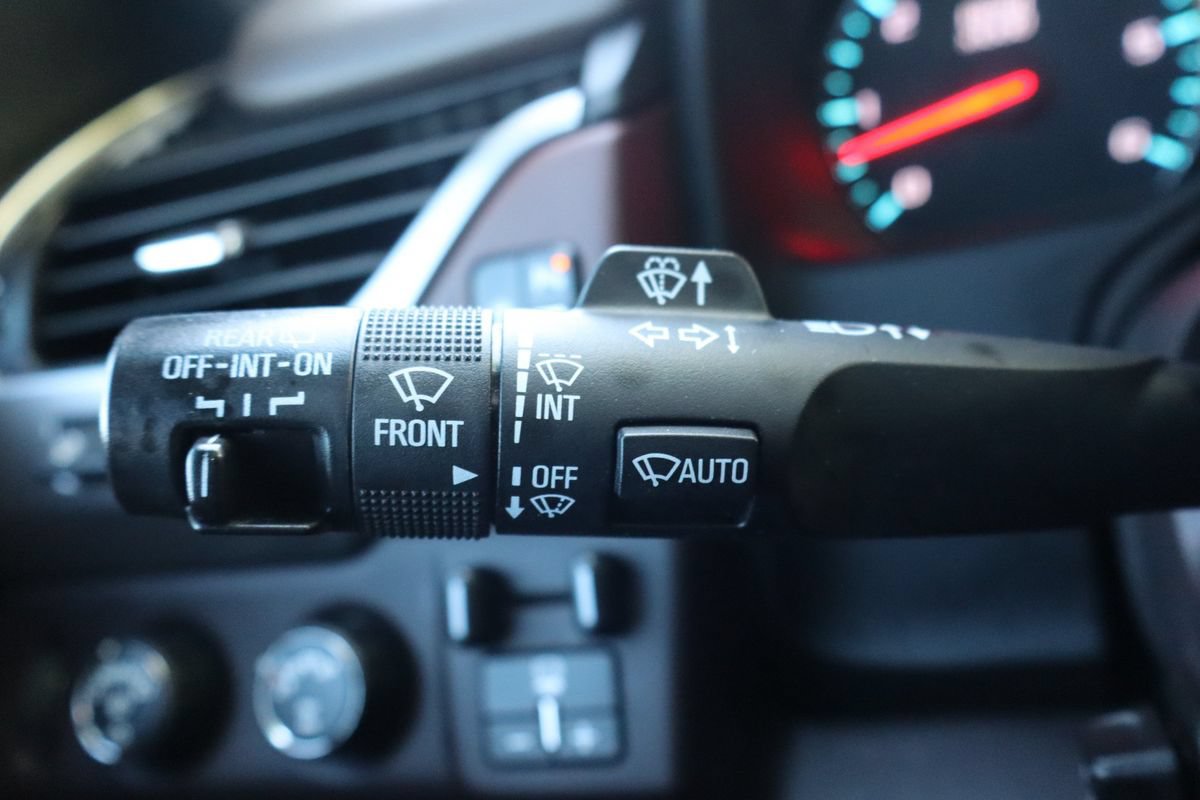 Used 2018 Chevrolet Tahoe Premier AWD/4WD image 34