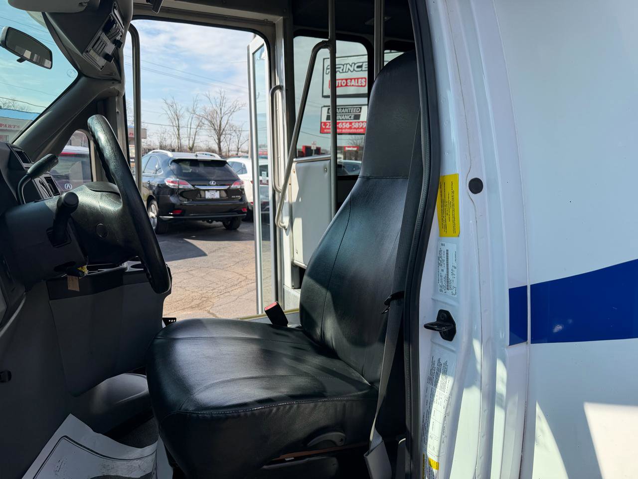 Used 2015 Ford E-350 and Econoline 350 Super Duty image 20