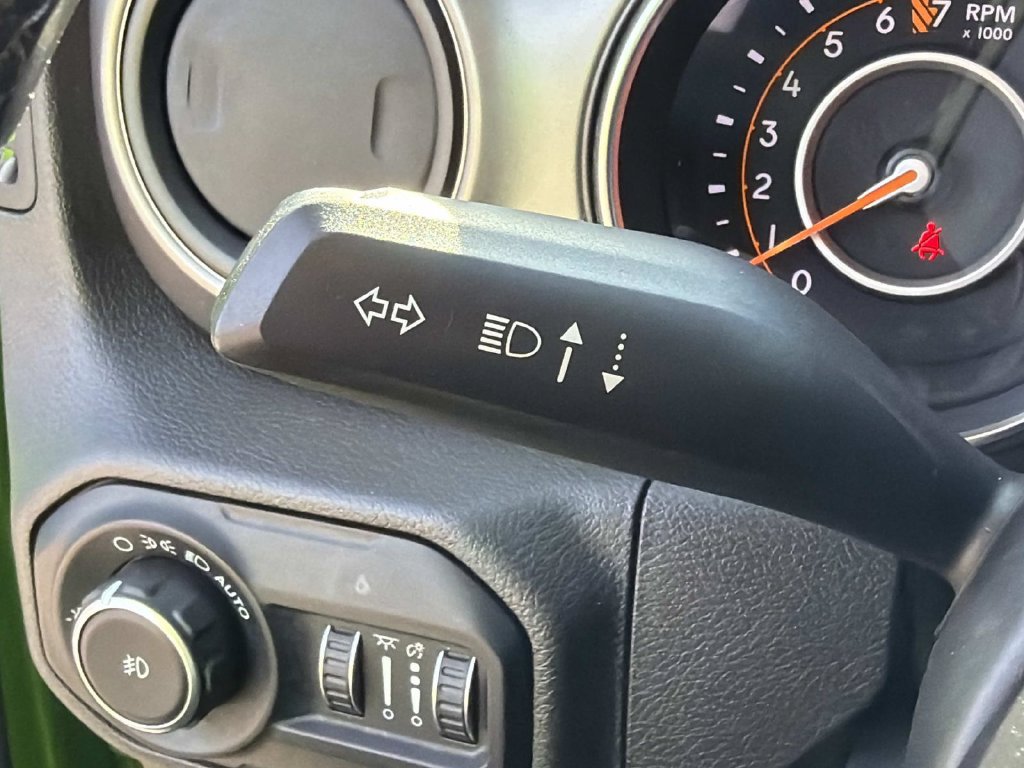 Used 2019 Jeep Wrangler Unlimited Sport S AWD/4WD image 37