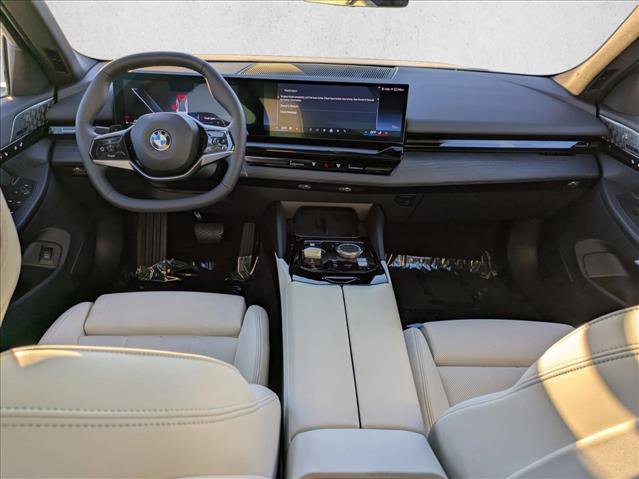 Certified 2025 BMW 530i image 18