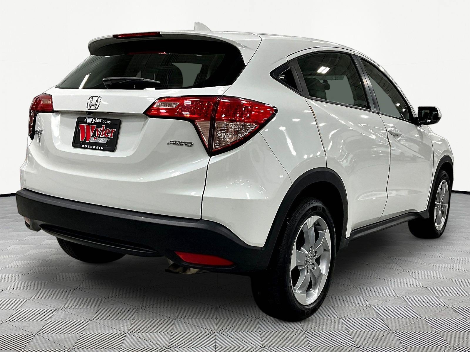 Used 2017 Honda HR-V LX image 6