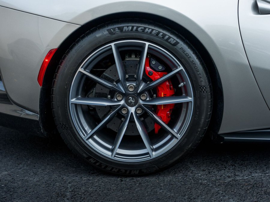 Used 2022 Ferrari 812 GTS RWD image 10