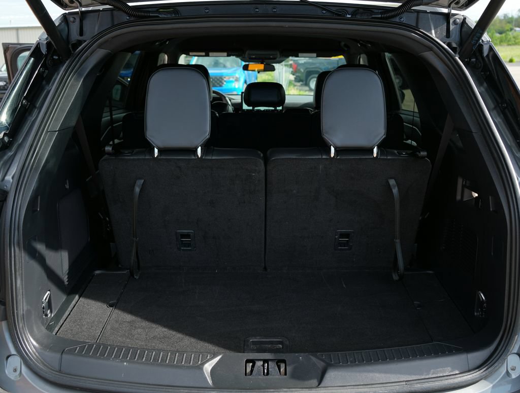 Used 2025 Ford Explorer ST-Line RWD image 28