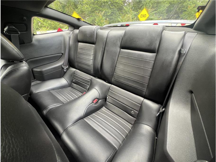 Used 2006 Ford Mustang GT RWD image 13