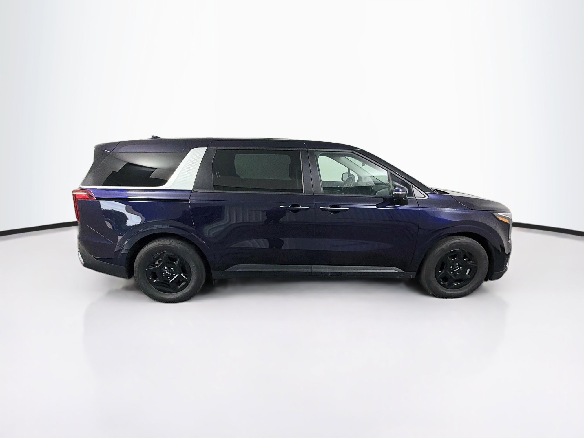 Used 2026 Kia Carnival FWD image 10