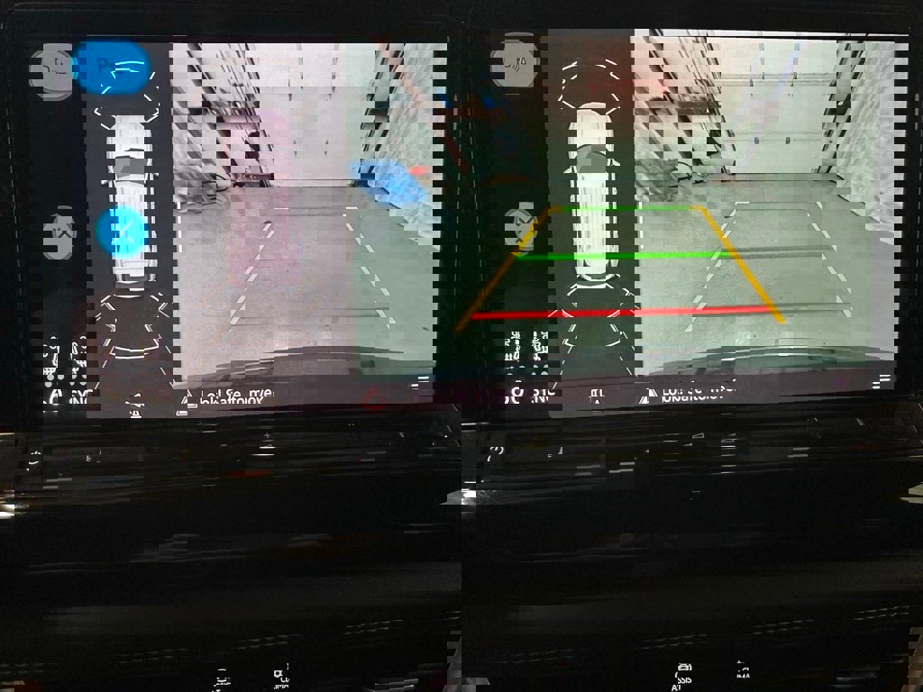 Used 2025 Volkswagen Atlas Cross Sport SE image 38