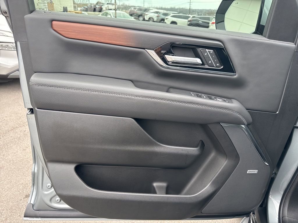 New 2026 GMC Yukon XL Denali image 11