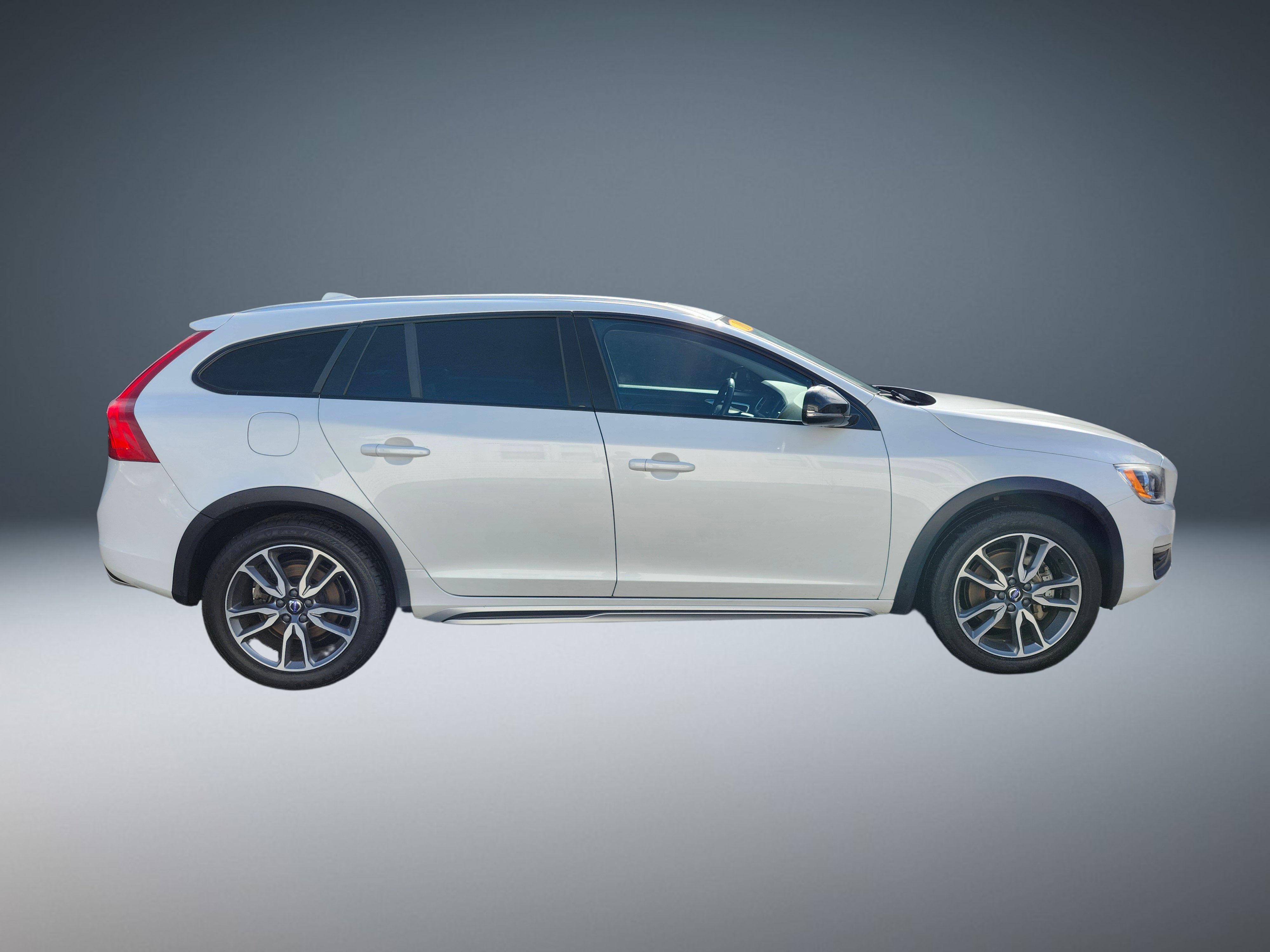 Used 2016 Volvo V60 T5 Cross Country w/ Climate Package AWD/4WD image 2