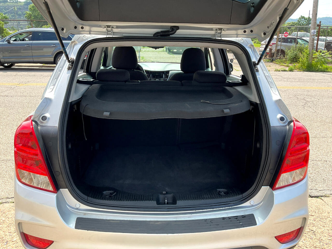 Used 2019 Chevrolet Trax LS image 26