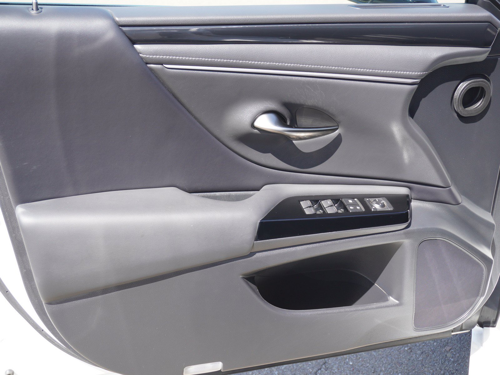 Used 2024 Lexus ES 350 FWD image 18