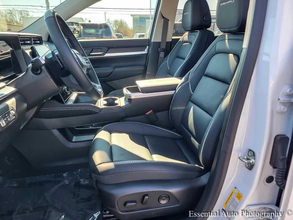 Used 2026 GMC Terrain Denali w/ LPO, Floor Liner Package image 8