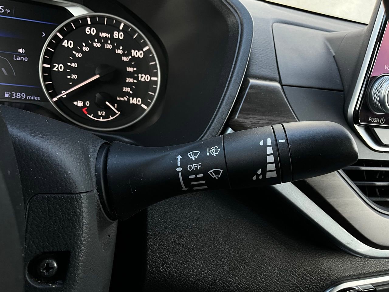 Used 2025 Nissan Altima 2.5 SV image 35