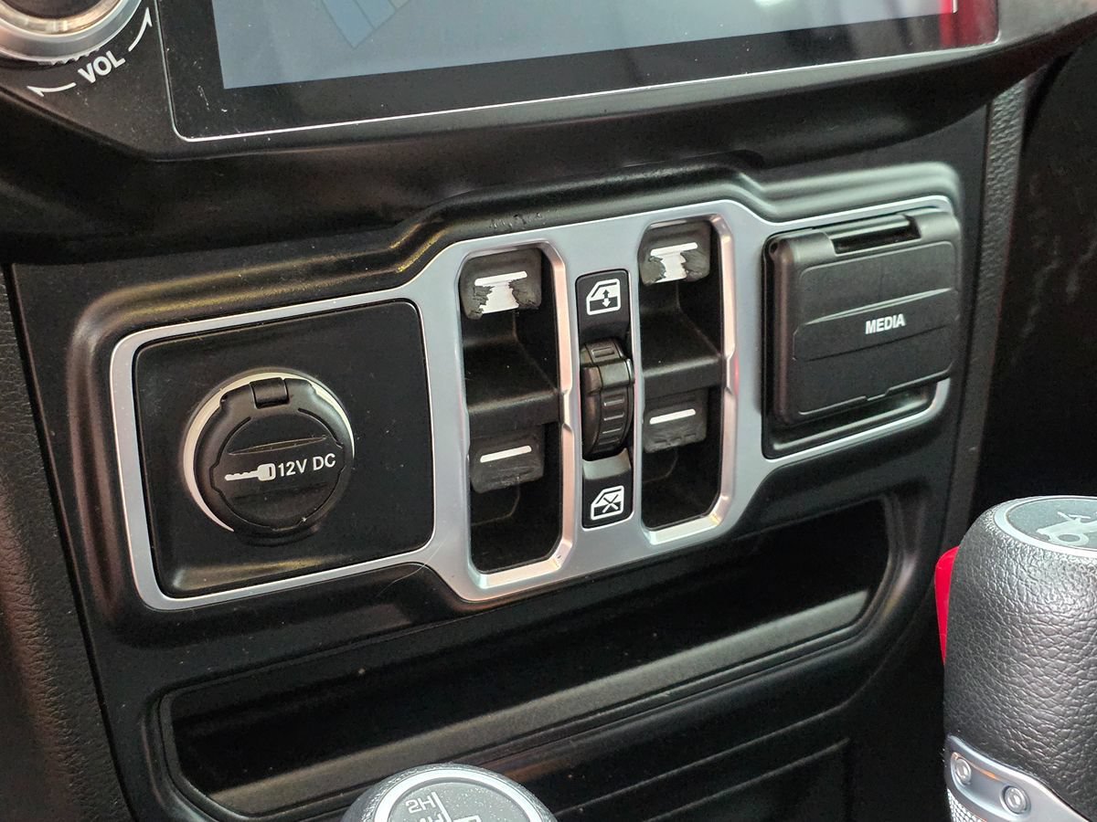 Used 2019 Jeep Wrangler Unlimited Sport S AWD/4WD image 39