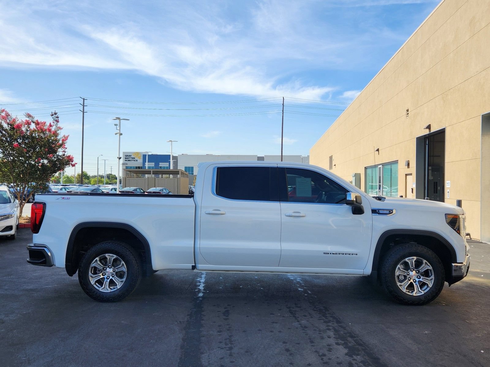 Used 2023 GMC Sierra 1500 SLE w/ X31 Off-Road Package AWD/4WD image 8