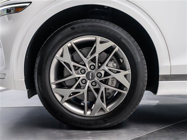 Used 2025 Genesis GV70 2.5T w/ Advanced Package AWD/4WD image 13