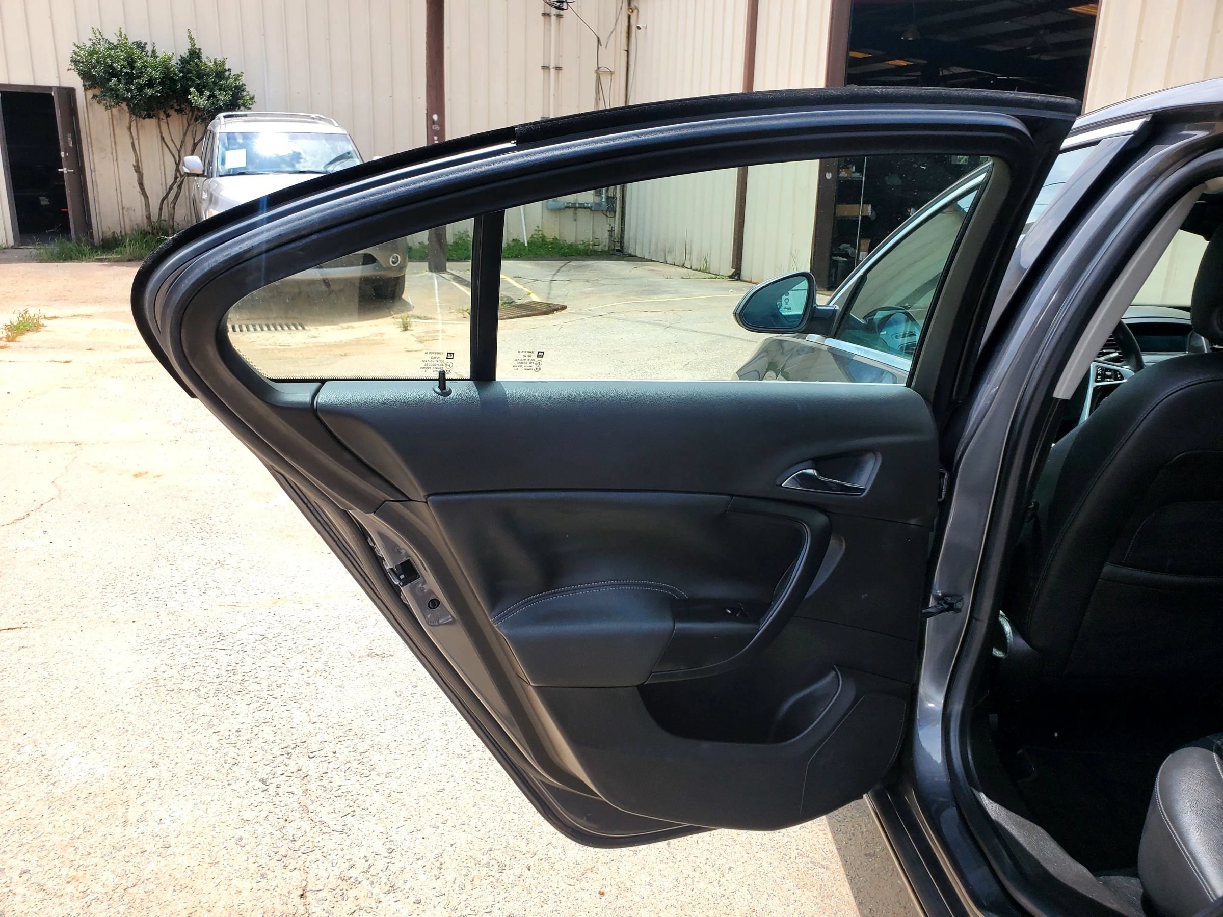 Used 2011 Buick Regal CXL FWD image 25