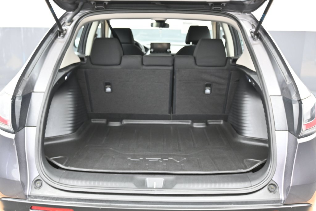 Used 2023 Honda HR-V LX image 13