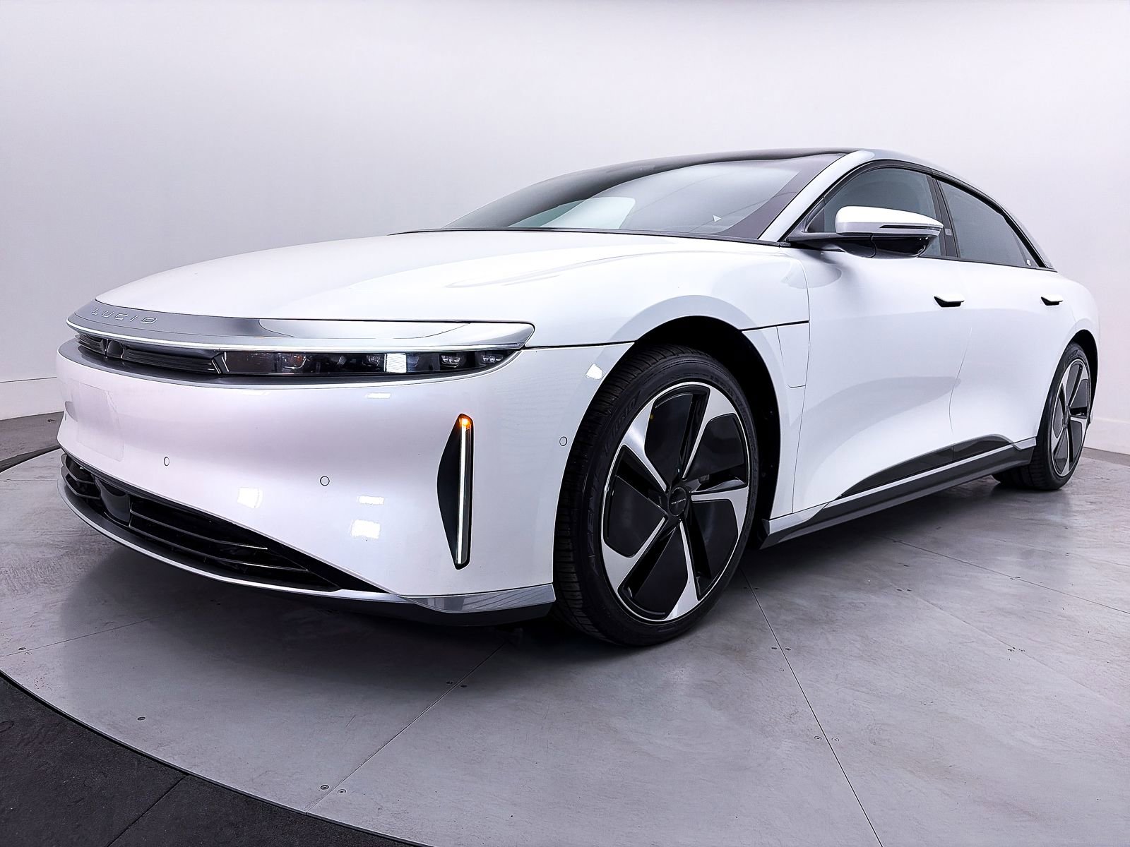 Used 2023 Lucid Air Touring AWD/4WD image 13