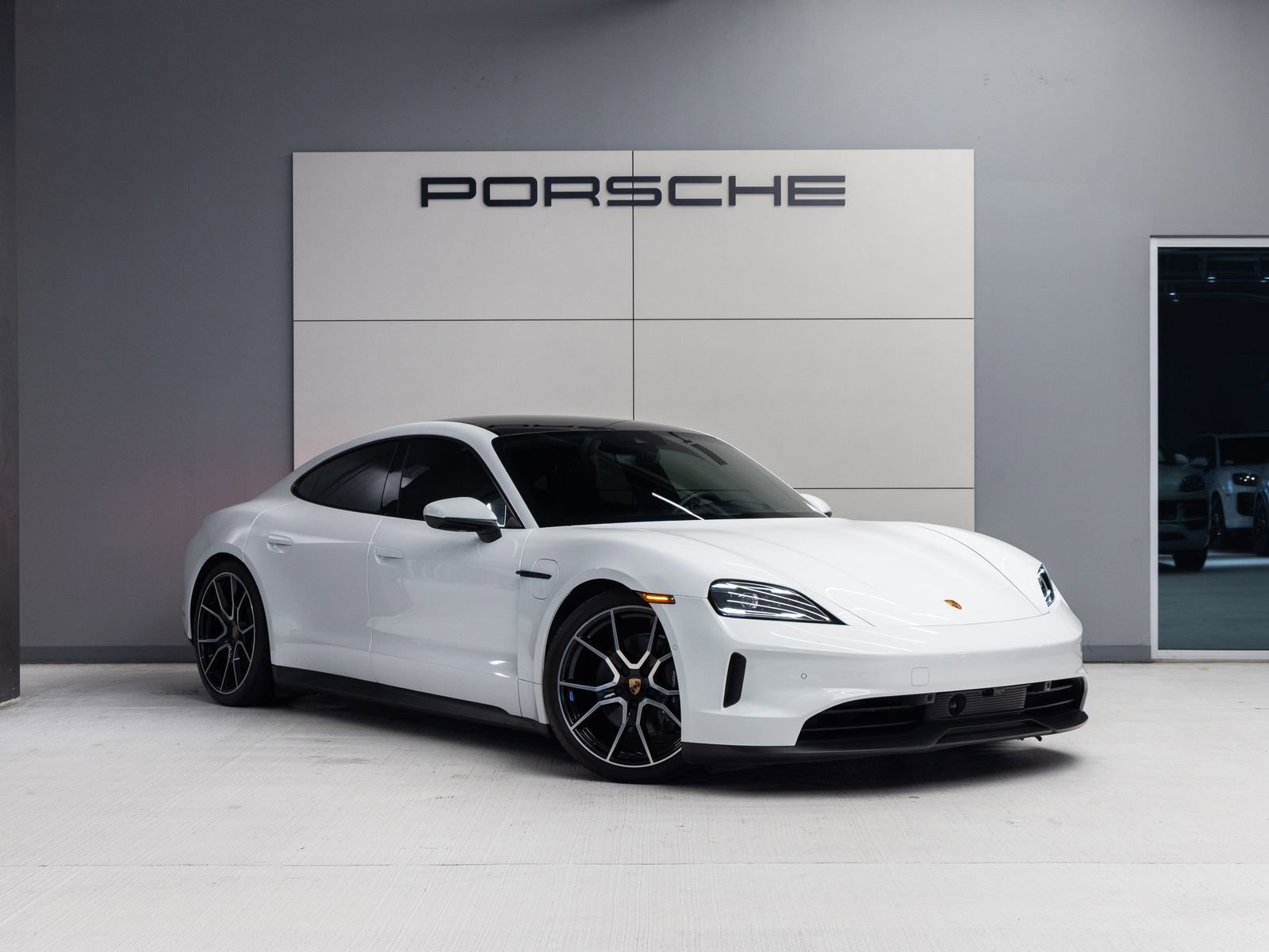 Certified 2025 Porsche Taycan w/ Premium Package RWD image 9