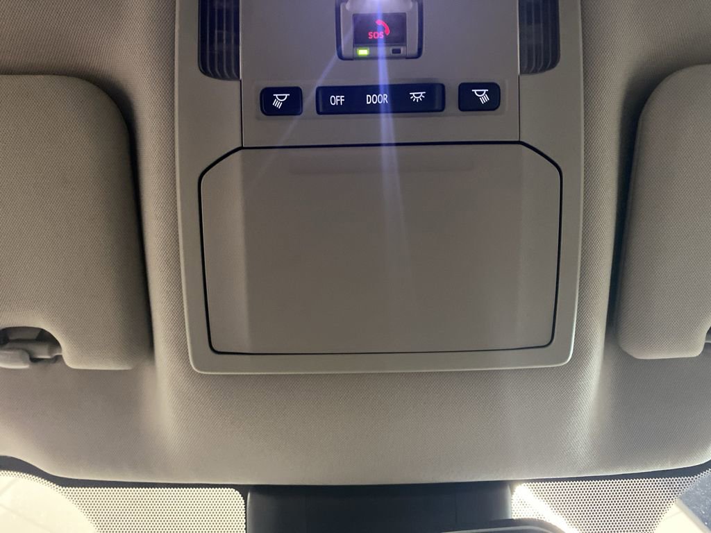 Used 2023 Toyota Highlander L image 34