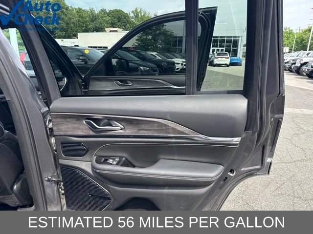 Used 2024 Jeep Grand Cherokee Overland w/ Trailer Tow Package AWD/4WD image 32