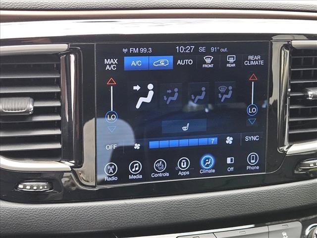 Used 2017 Chrysler Pacifica Touring-L FWD image 17