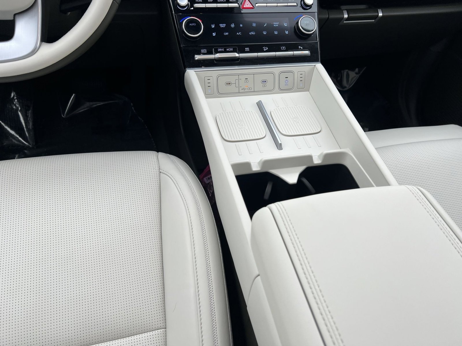 Used 2025 Hyundai Santa Fe Calligraphy image 23