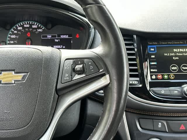 Used 2019 Chevrolet Trax LT w/ LT Convenience Package AWD/4WD image 9