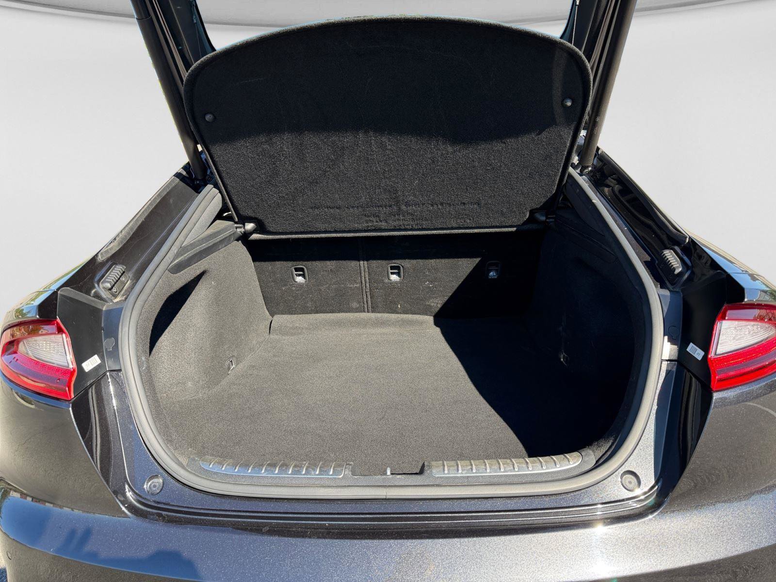 Used 2019 Kia Stinger GT2 image 19