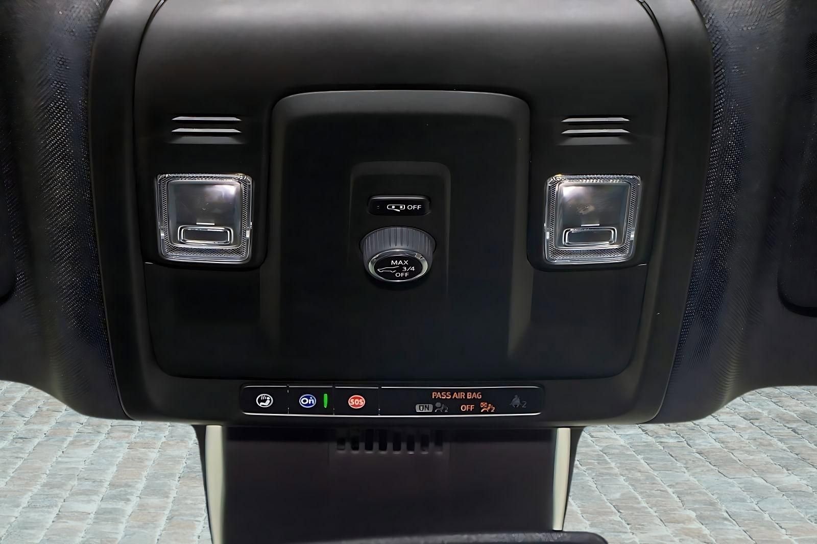 Used 2025 Chevrolet Suburban Z71 image 25