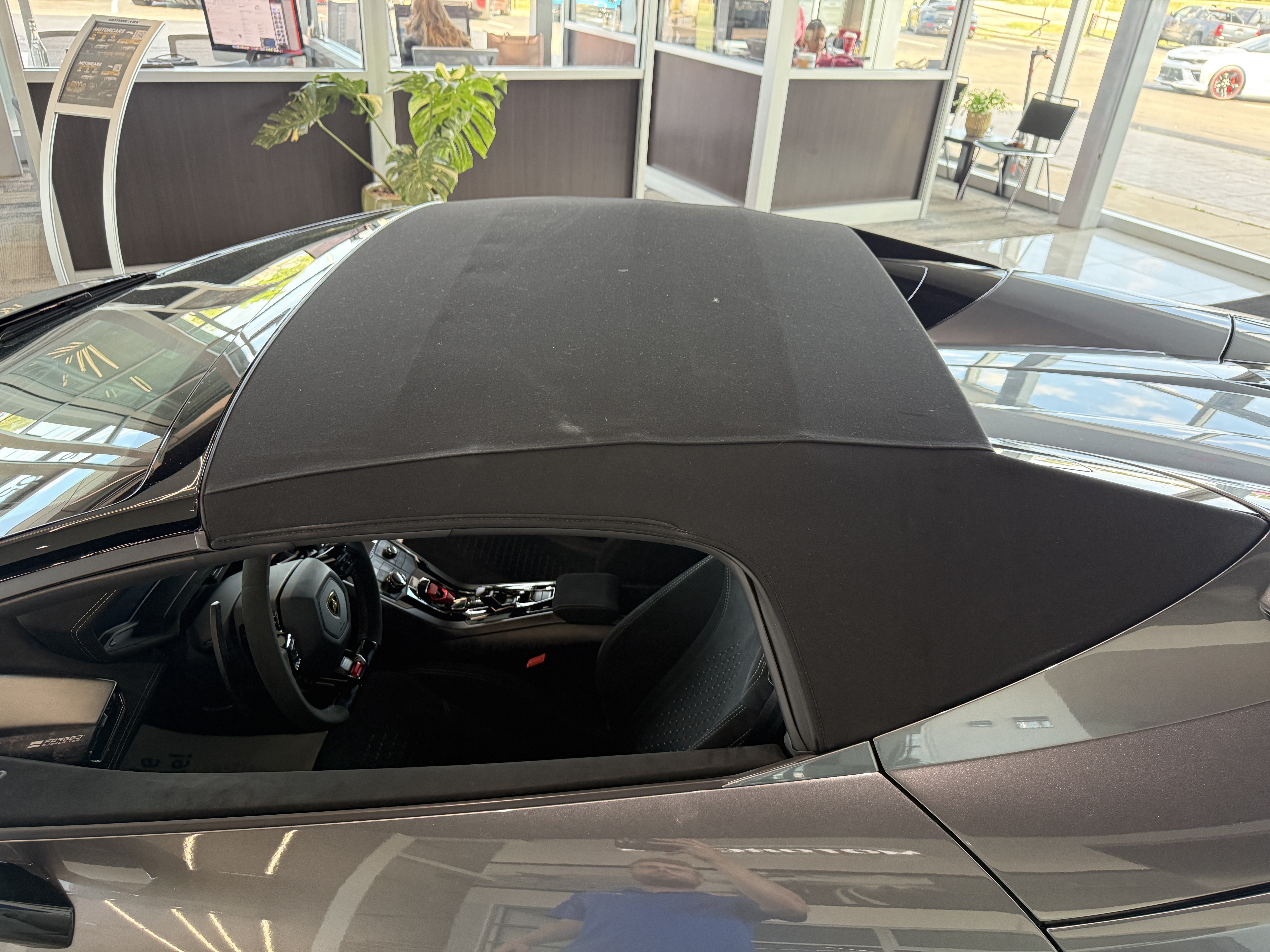 Used 2019 Lamborghini Huracan Performante AWD/4WD image 33