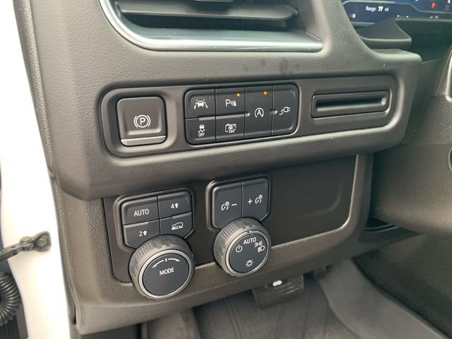 Used 2022 Chevrolet Tahoe LT w/ Luxury Package AWD/4WD image 19