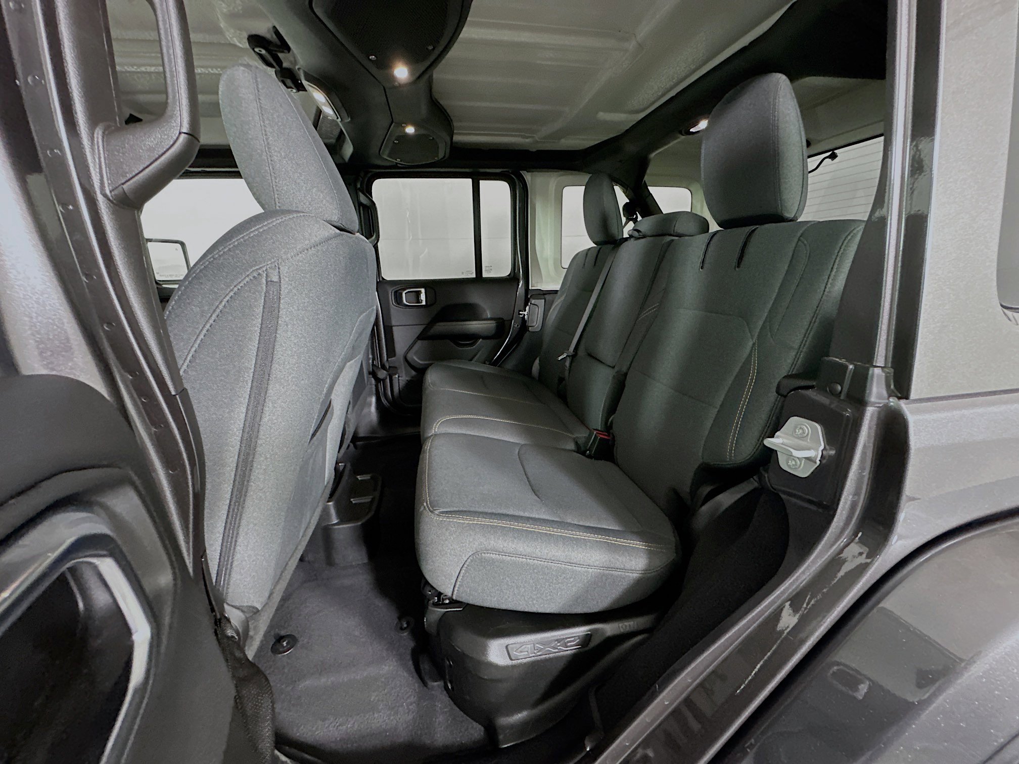 Used 2025 Jeep Wrangler Sahara w/ Safety Group image 25