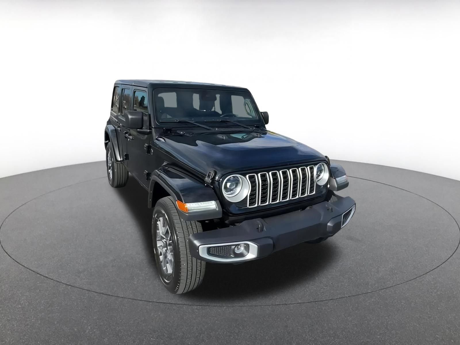 Used 2025 Jeep Wrangler Sahara image 2