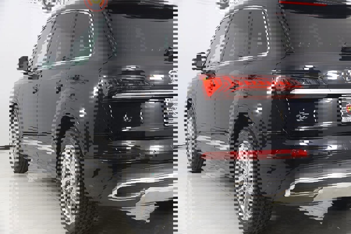 Used 2022 Audi Q7 Premium Plus w/ Premium Plus Package image 23