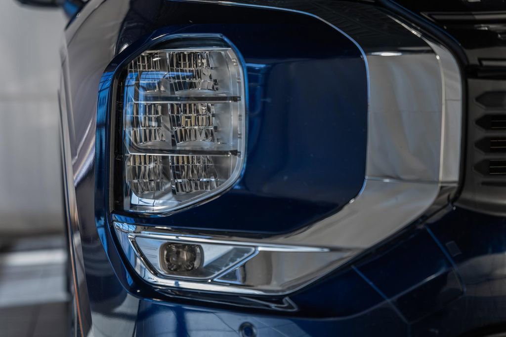 Used 2023 Mitsubishi Outlander SE Black Edition image 14