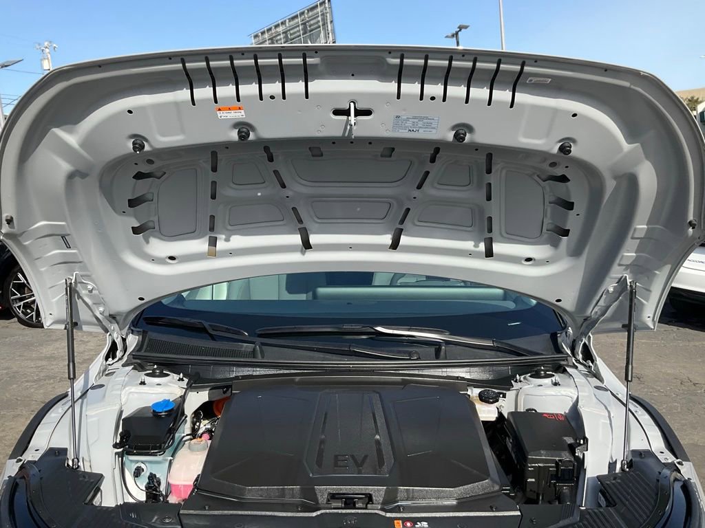 Used 2025 Hyundai Ioniq 5 SEL image 12