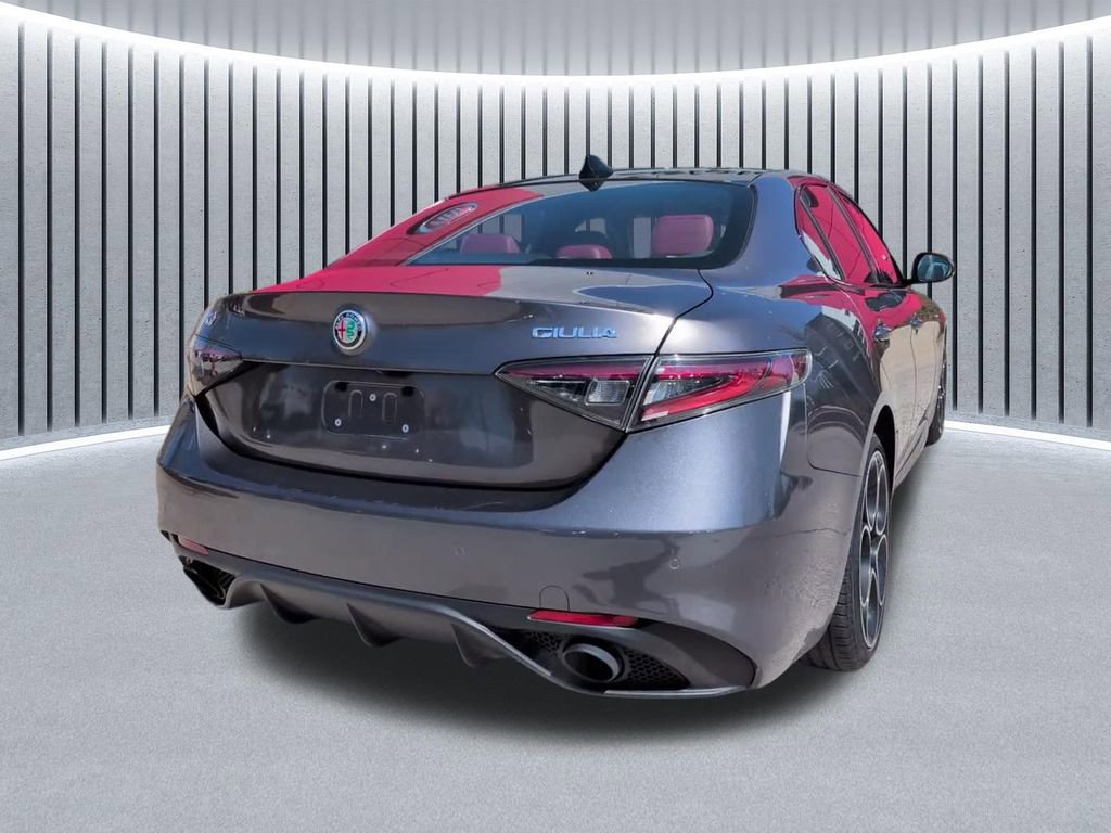 Used 2024 Alfa Romeo Giulia Veloce image 9