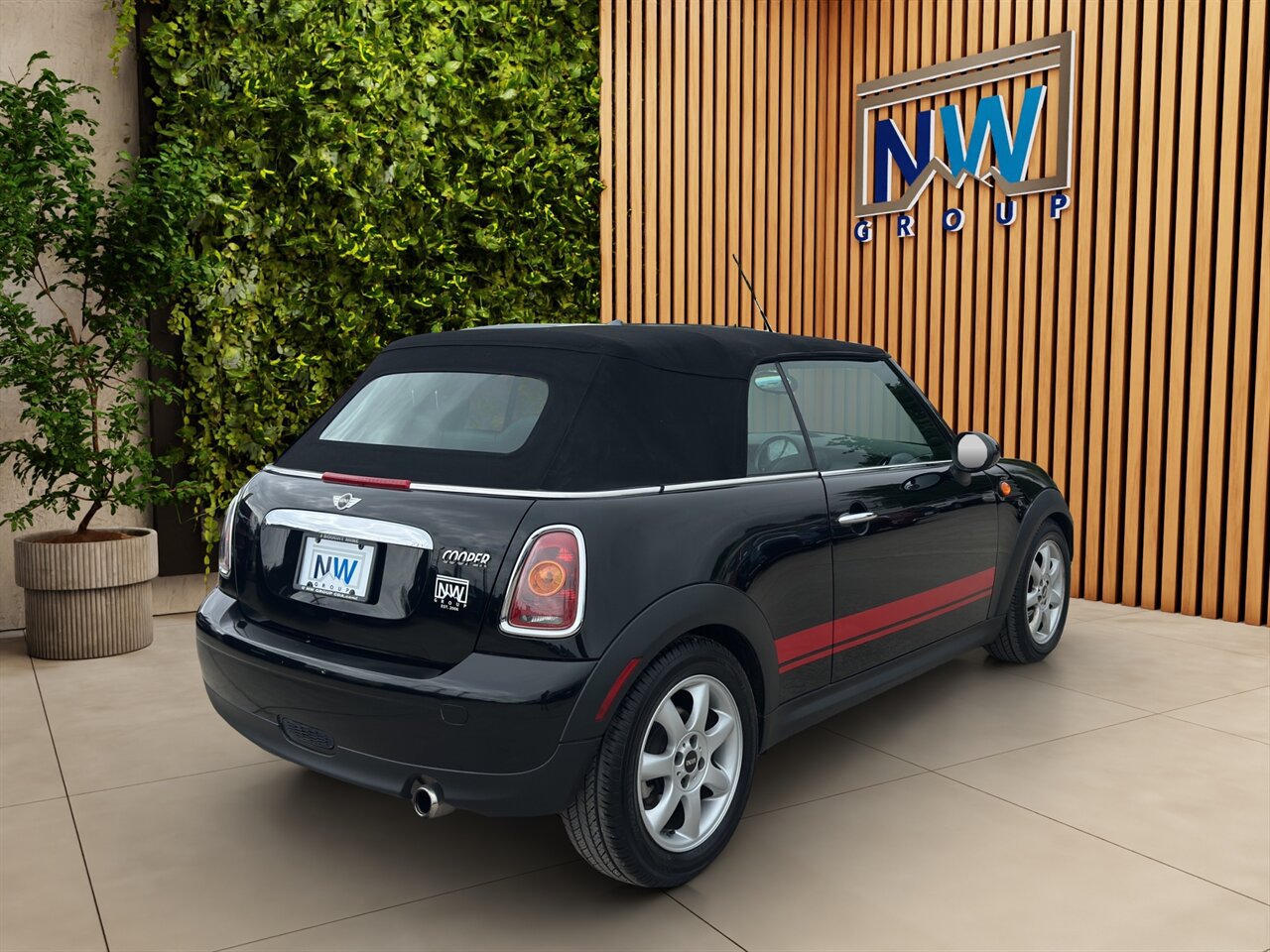 Used 2010 MINI Cooper Convertible FWD image 20