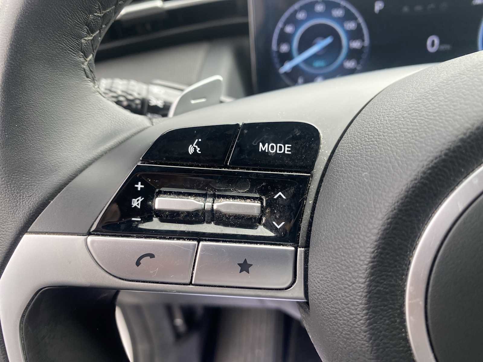 Certified 2024 Hyundai Santa Cruz Limited image 18