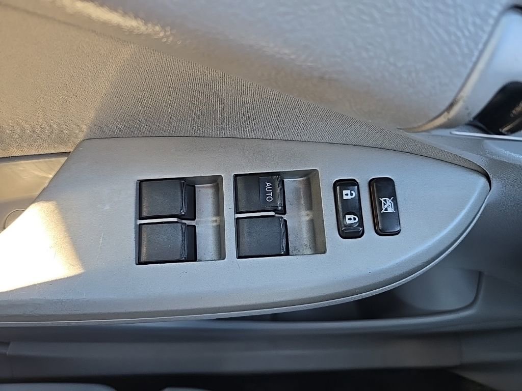 Used 2010 Toyota Corolla LE image 18