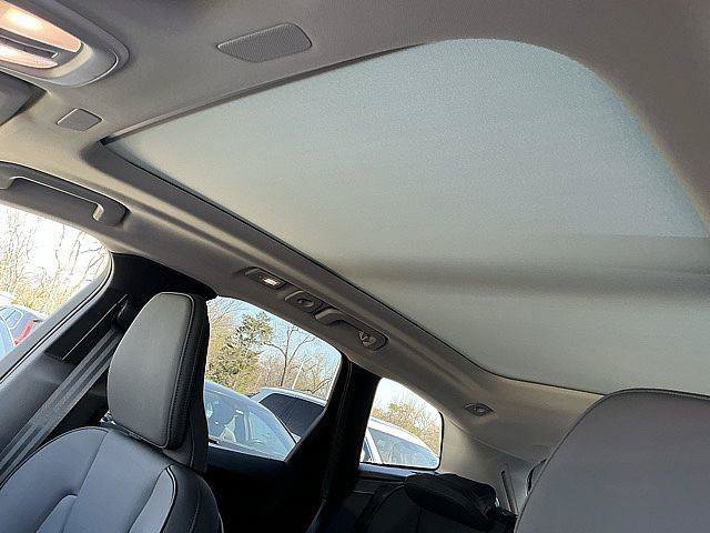 New 2026 Volvo XC60 B5 Plus w/ Climate Package AWD/4WD image 16