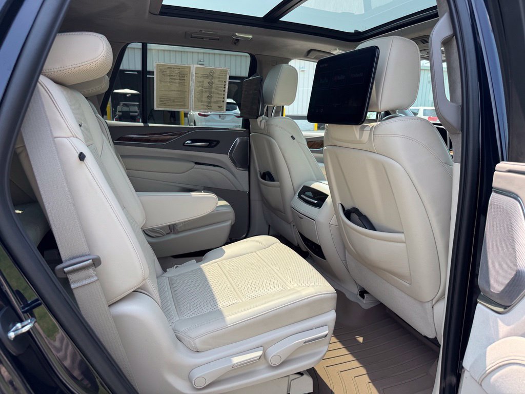 Certified 2023 Cadillac Escalade Premium Luxury Platinum w/ Heavy-Duty Trailer Package AWD/4WD image 32